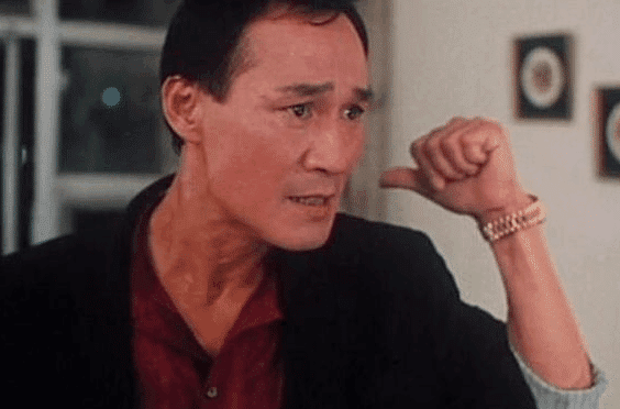 湾仔之虎陈耀兴, 曾帮梅艳芳出气, 遭人报复去世于车内。