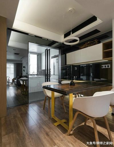 自己家是特别的，也是在这个城市的落脚地，装修有超凡的高级感