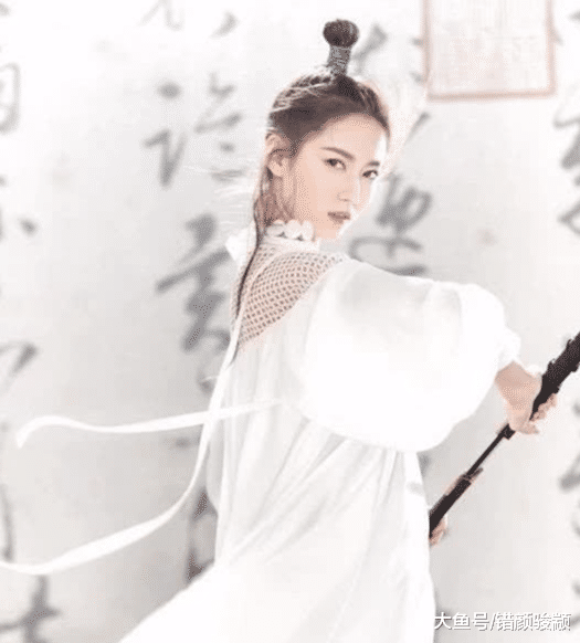 继《新倚天》后，陈钰琪又一新剧开拍，看到男主是谁后不火都难！