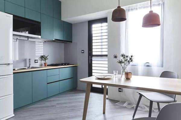 1分钟告诉你：橱柜的柜体、台面和五金，怎么选最实用