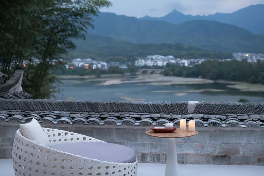 白墙青瓦、低檐粉黛的徽派设计丨又一个隐世民宿需要打卡