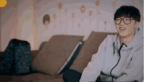 ?晒晒华晨宇住的豪宅，最节俭的富二代，居住的房子太简陋了