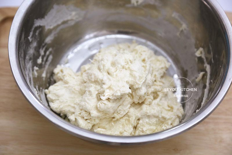 烙饼干硬？那是方法不对，试试这种，用凉水和面，照样软软的