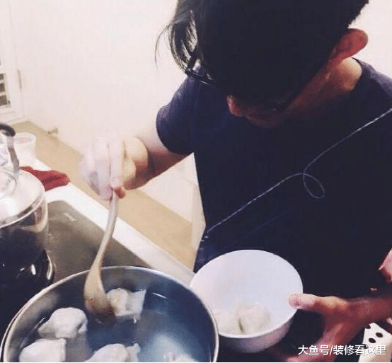 林宥嘉现实的房子, 头一次看到明星家只是刷了大白墙, 装修很简约