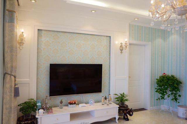 老婆不顾反对全屋贴壁纸，装修完打扫干净，亲戚说就属壁纸最漂亮