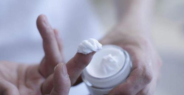 发霉变质！销往全国！大批假冒名牌化妆品被查获