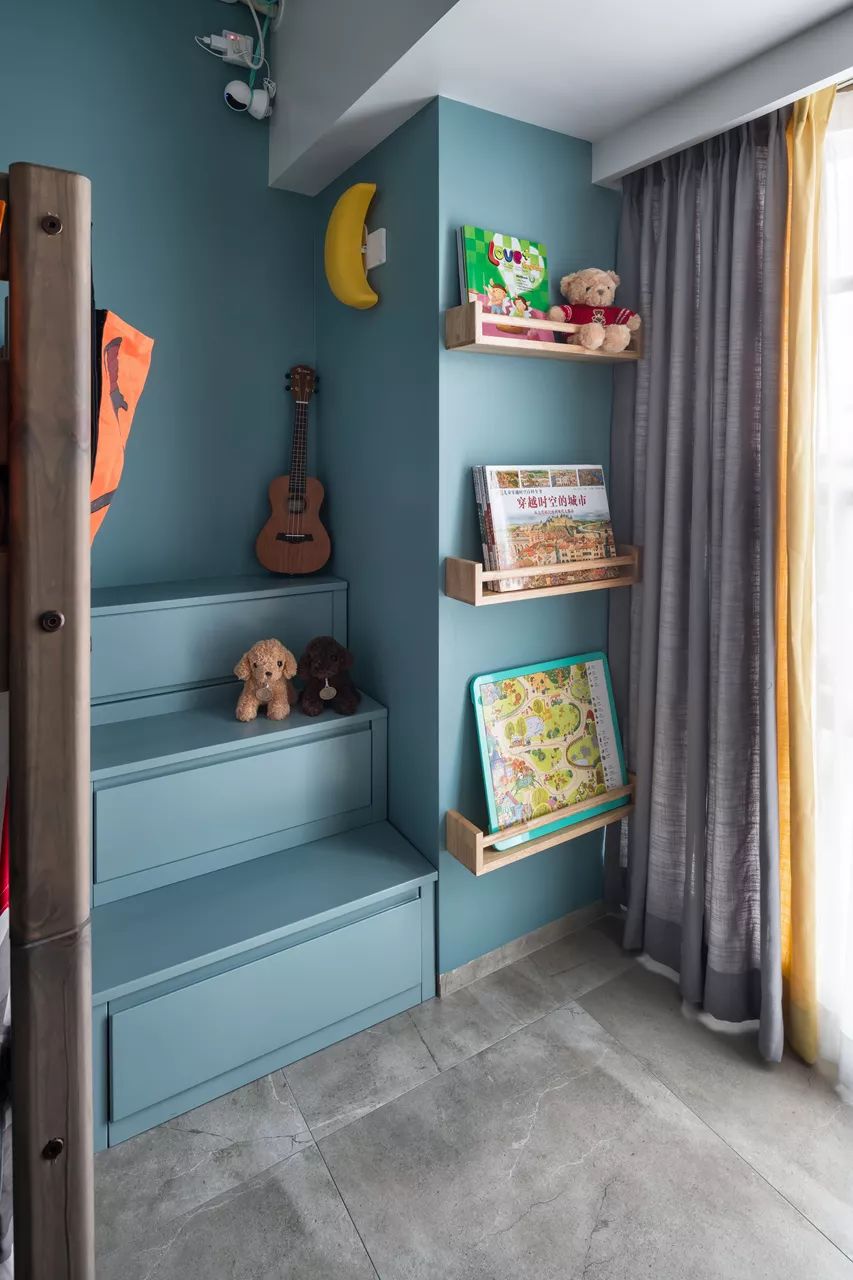 89㎡简约轻奢，旧质感客餐厅家居，营造年轻端庄的气质