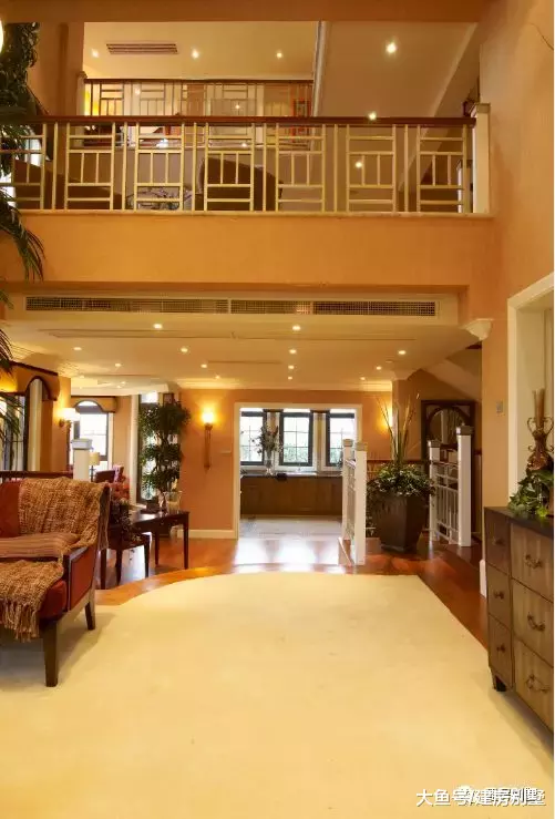 12.4×13.4米农村别墅，客厅挑空设计，主体造价35万