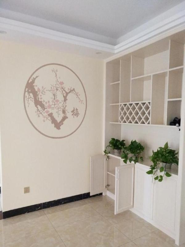 老公找表哥裝修完工的新房，還沒家具就很漂亮，電視墻很喜歡！