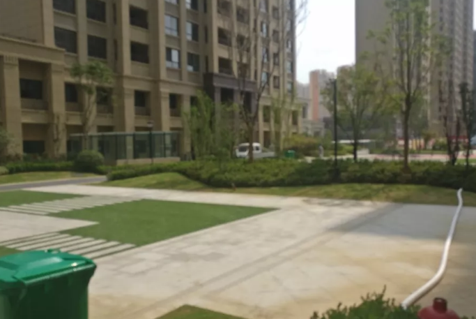 大图直击阜阳这个盘的业主很苦逼！延期交房上千户，交付小区问题多