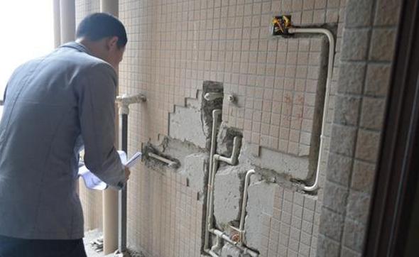 水电走顶好还是走低好？30多年经验的老师傅这样说的