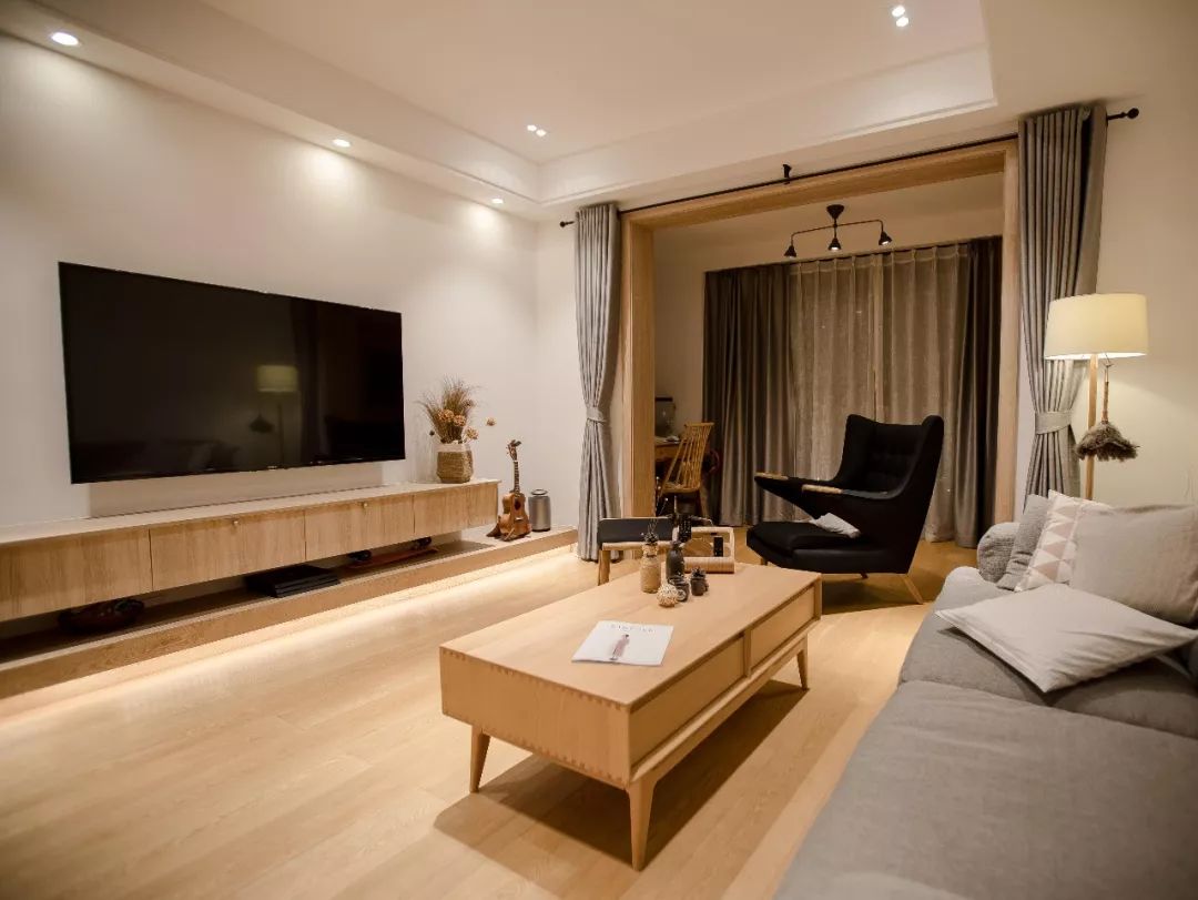 阳台纳入客厅，如何利用起来？