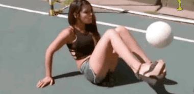 爆笑GIF图：舞蹈系女生能给你的生活带来更多的可能