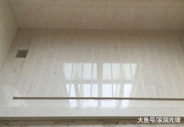 越来越多人淋浴房不贴瓷砖了，如今都潮流这样装，美观又防水