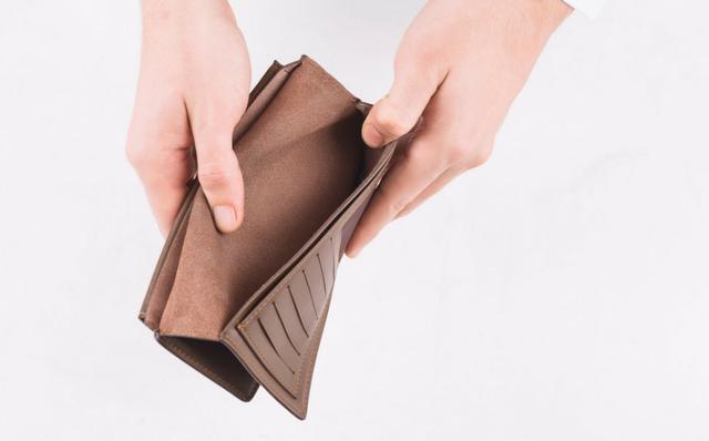 贷款买房要考虑月供与收入的比例，房贷断供的后果很严重