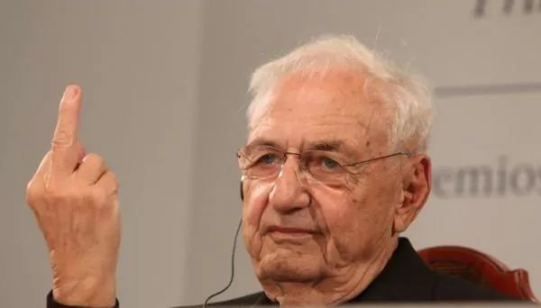 建筑界的毕加索给 LV 造了座房子，像揉皱的纸团