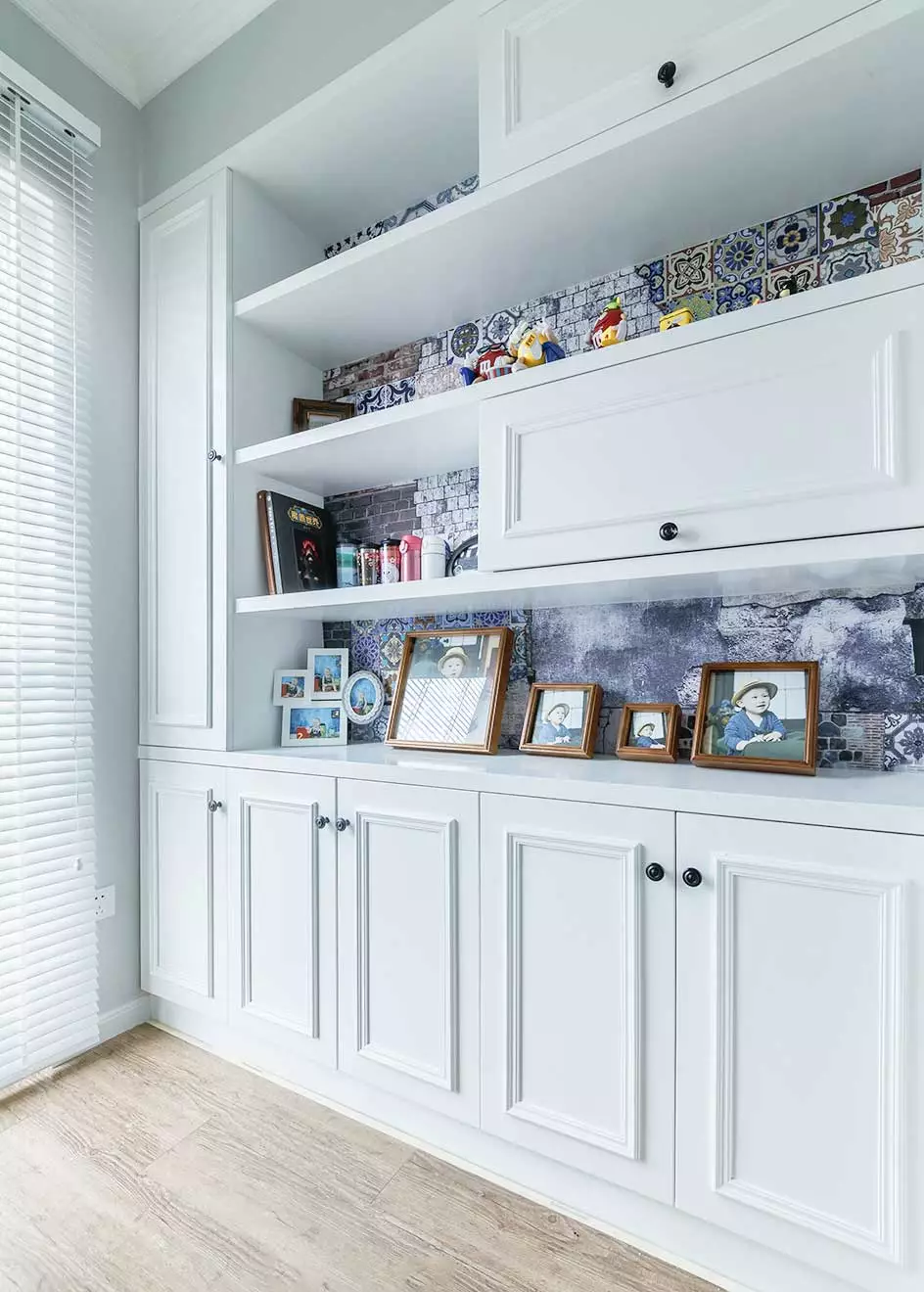 105平三居室，客厅自然清新，一进屋把人吸引住！