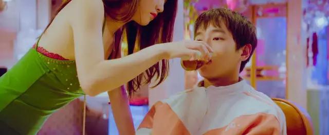 影讯丨票房十亿、暑期黑马、粉丝动漫——7月总有一部是你的pick！