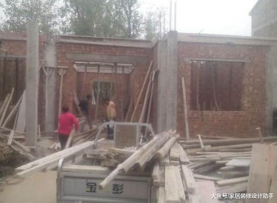 25万建三层加简装, 被邻居们嘲讽丑到没朋友, 气得我直咬牙没出撒气