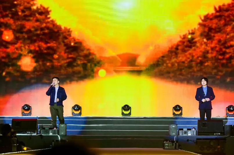 百架无人机 点亮周口夜空