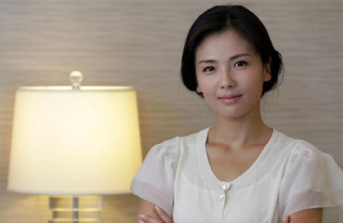 晒晒刘涛住的豪宅，全屋都是高级木地板装饰，装修设计都很高档