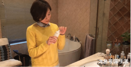 带你参观曹曦文住的豪宅，餐厅墙面上挂着这种镜子，还是头次见