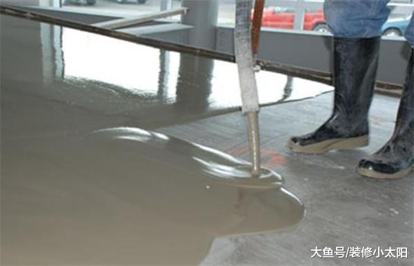 越来越多人家里不铺瓷砖了，如今盛行装这种，后悔发现晚了