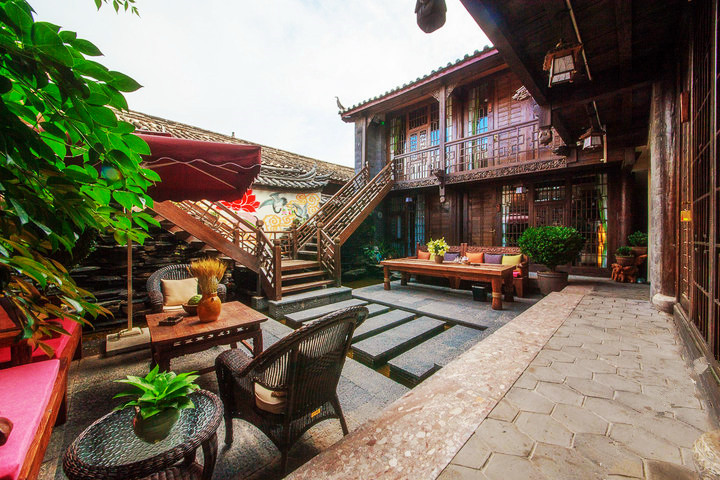 岳父闲来无事，在家捣鼓庭院，没想到竟改造成茶室！真是大开眼界