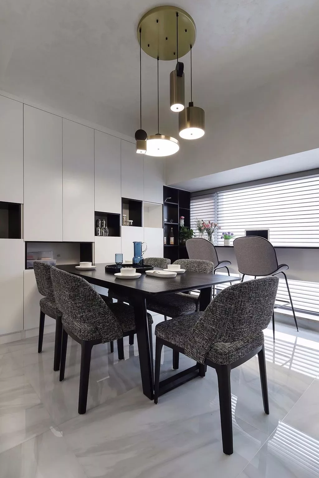 闺蜜家的107平的现代简约风三居室，黑白灰的配色就是好看