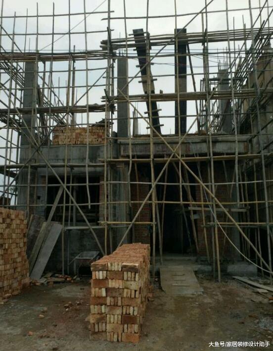 将给儿子准备买房的20万首付用来建两层小洋房, 因此引发老婆不满