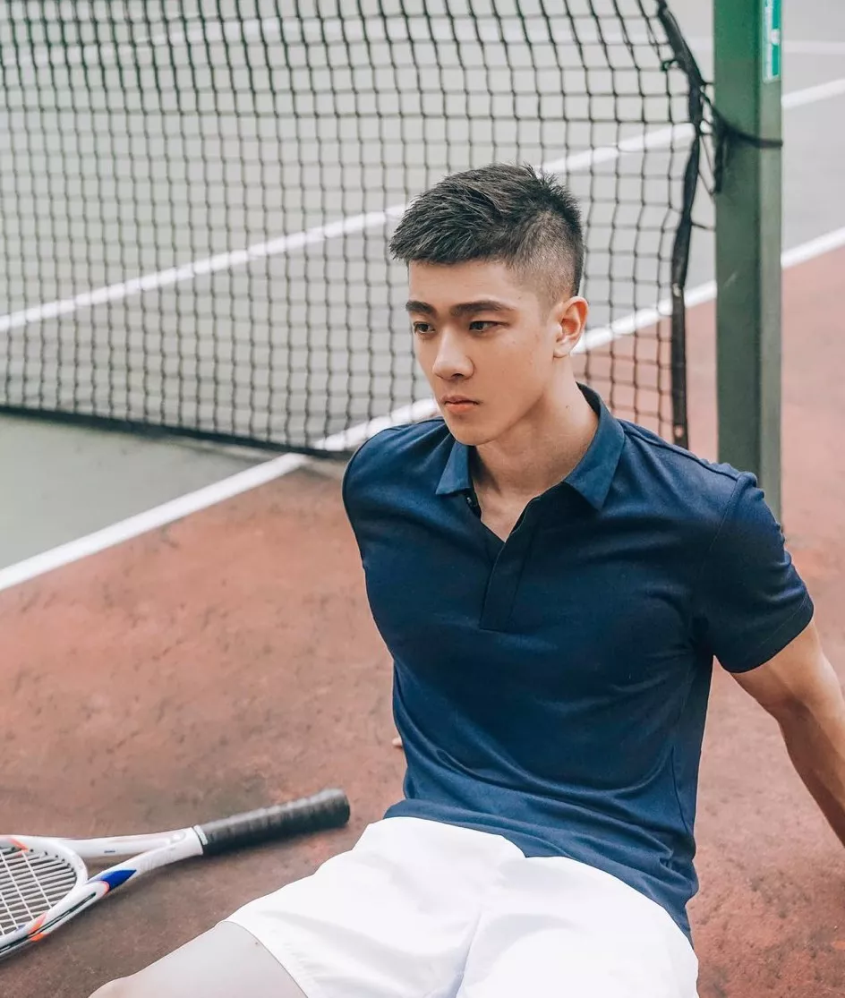 胸体育小哥の湿身写真！据说还是个肌肉