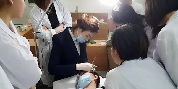 为什么我宁可找代购，也不敢进美容院