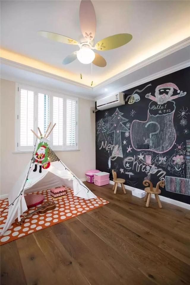 请把墙上这几平米，还给中国孩子