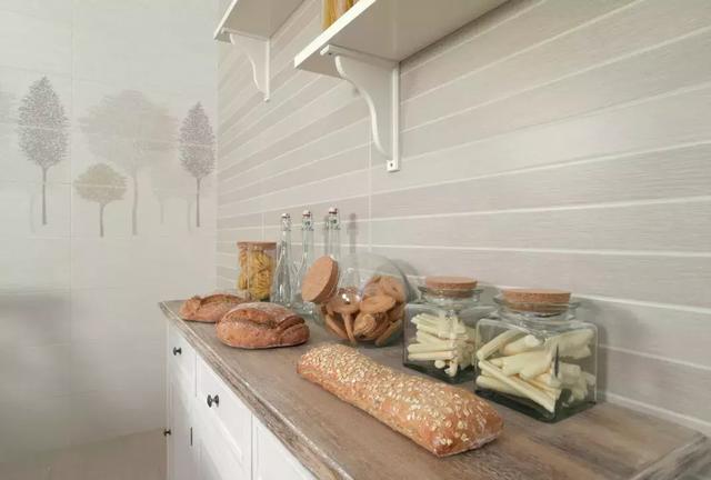 装修贴砖不能急，美缝细节别儿戏