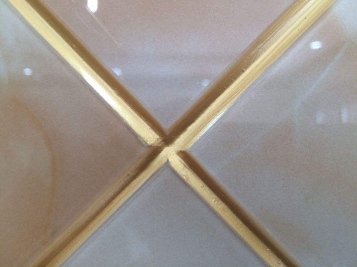 越来越多人自己做美缝，新式“美缝神器”好用又方便，一户省千元