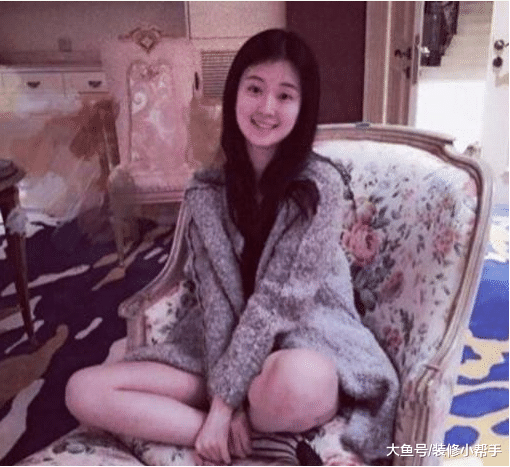 关雎尔晒出自家房子，内部装修普普通通，也不知道有啥东西好看的