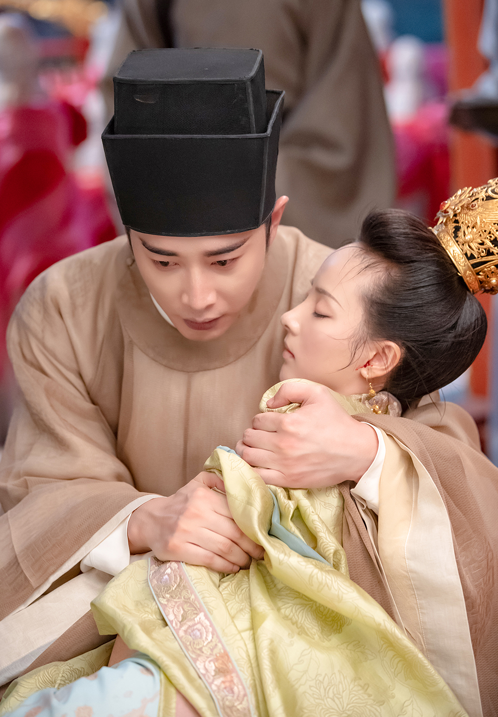 《鹤唳华亭》太子妃华丽暂别, 程小蒙走心演技引爆全网热议,封顶热搜