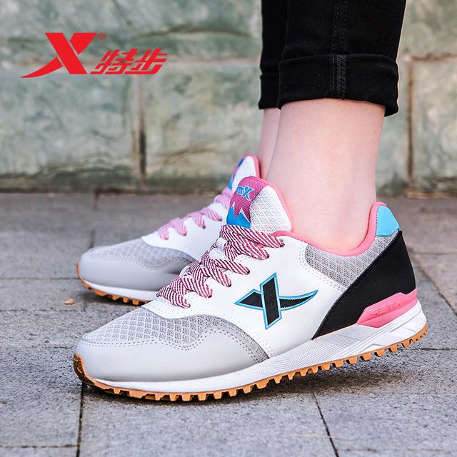 60奶奶一“特步鞋”，休闲又时尚，锻炼穿一点不累脚