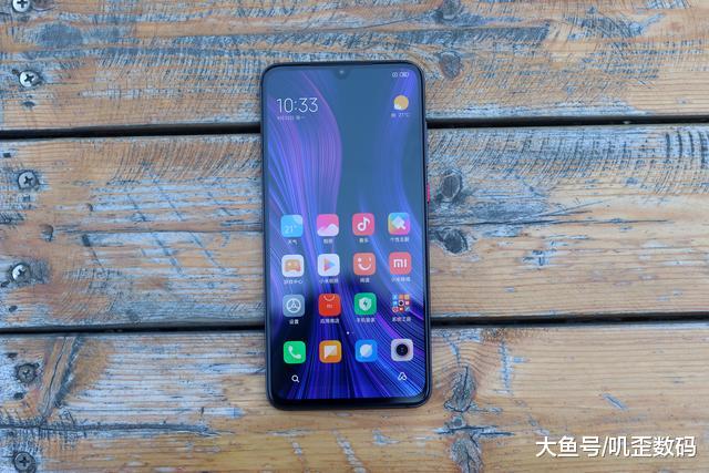 雷军终服软，小米9一夜开启“清仓价”，网友：还是买太早！