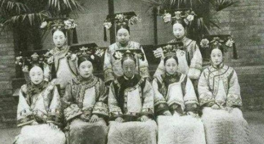 八国联军攻入紫禁城，王宫大臣死伤无数，为何后宫嫔妃安然无恙？