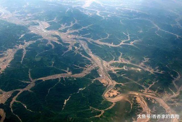 朱元璋令刘伯温四处斩龙脉，为何到长白山就跑了？背后有此玄机