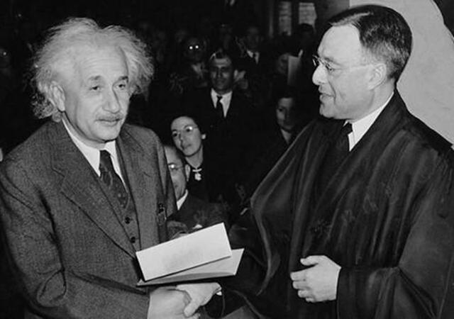 科学家阻止对日本投放原子弹，杜鲁门提出一问题，众人都不再反对