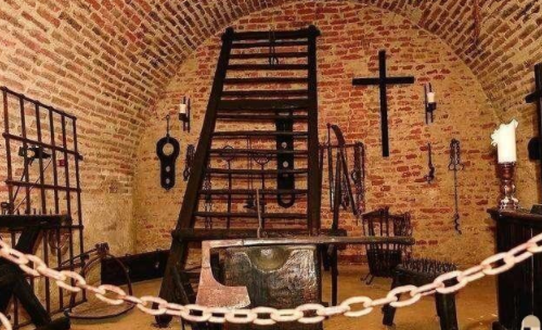 让女性闻之色变，古代的“玉女天梯”酷刑是谁发明的？