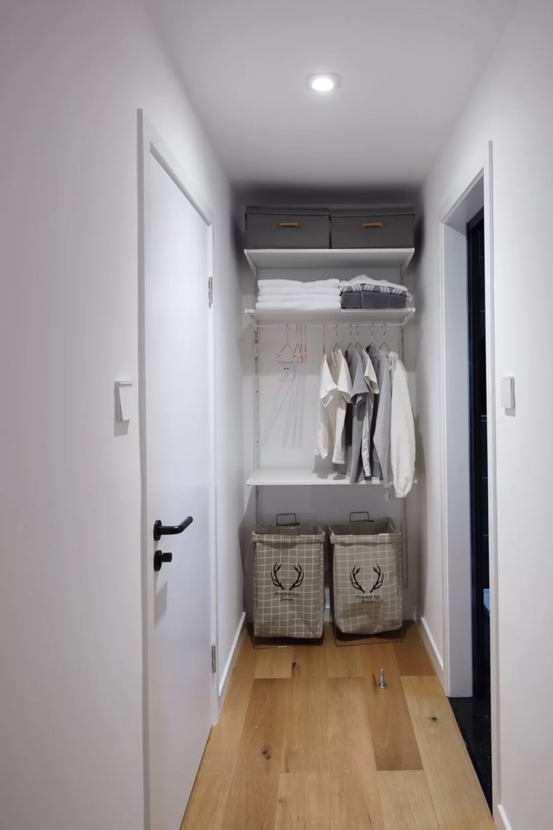 别纠结小户型用什么房门了，这几款都挺好看的