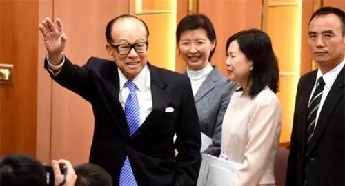 李嘉诚的选择，终究还是没有逃过舆论的枷锁