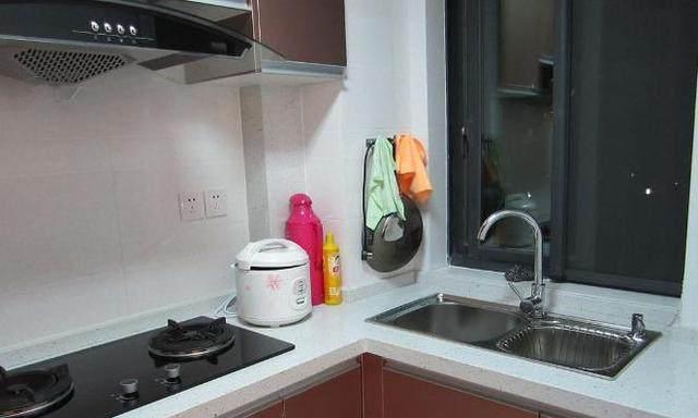 因为手里没钱，只能选择“穷装”了，谁知邻居来看了后，都说好看