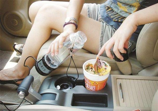 如何把手机导航同步到车屏？教你一招，全车一目了然，车车通用