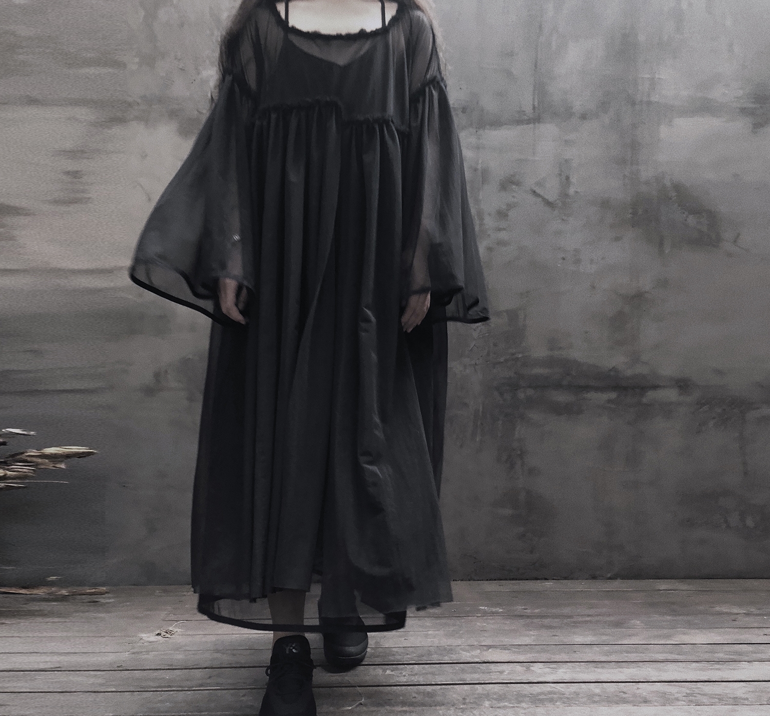 穿上这些时髦洋气的裙装，能使你年轻不少，做一个时尚姐姐