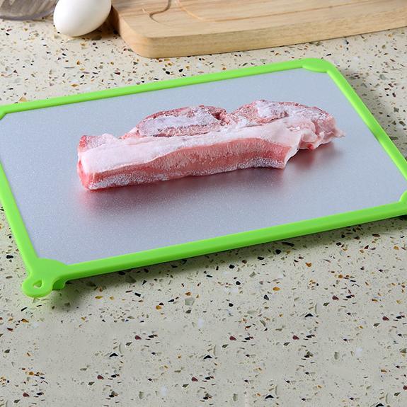 解冻猪肉千万别用水泡！厨师教你1新招，分分钟融化，肉质鲜美