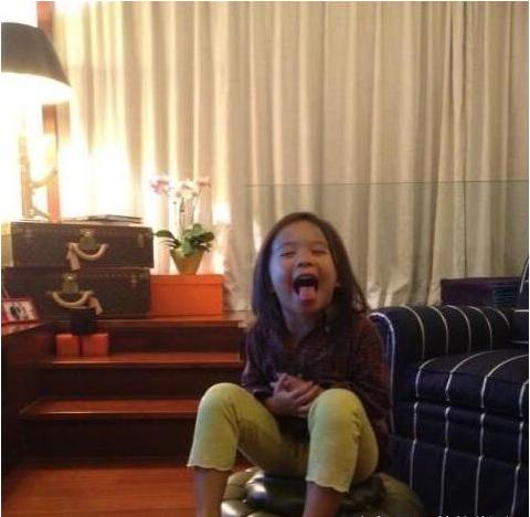 晒刘涛现实的豪宅，是娱乐圈中有名的好女人，一个人撑起整个家庭